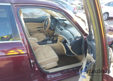 2011 Honda Accord 2.4 Lx z USA, uszkodzony, nr VIN 1HGCP2F31BA084124